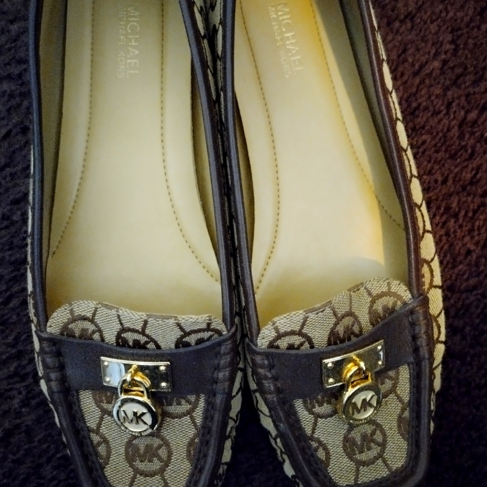 Authentic Michael kors slip on shoy
